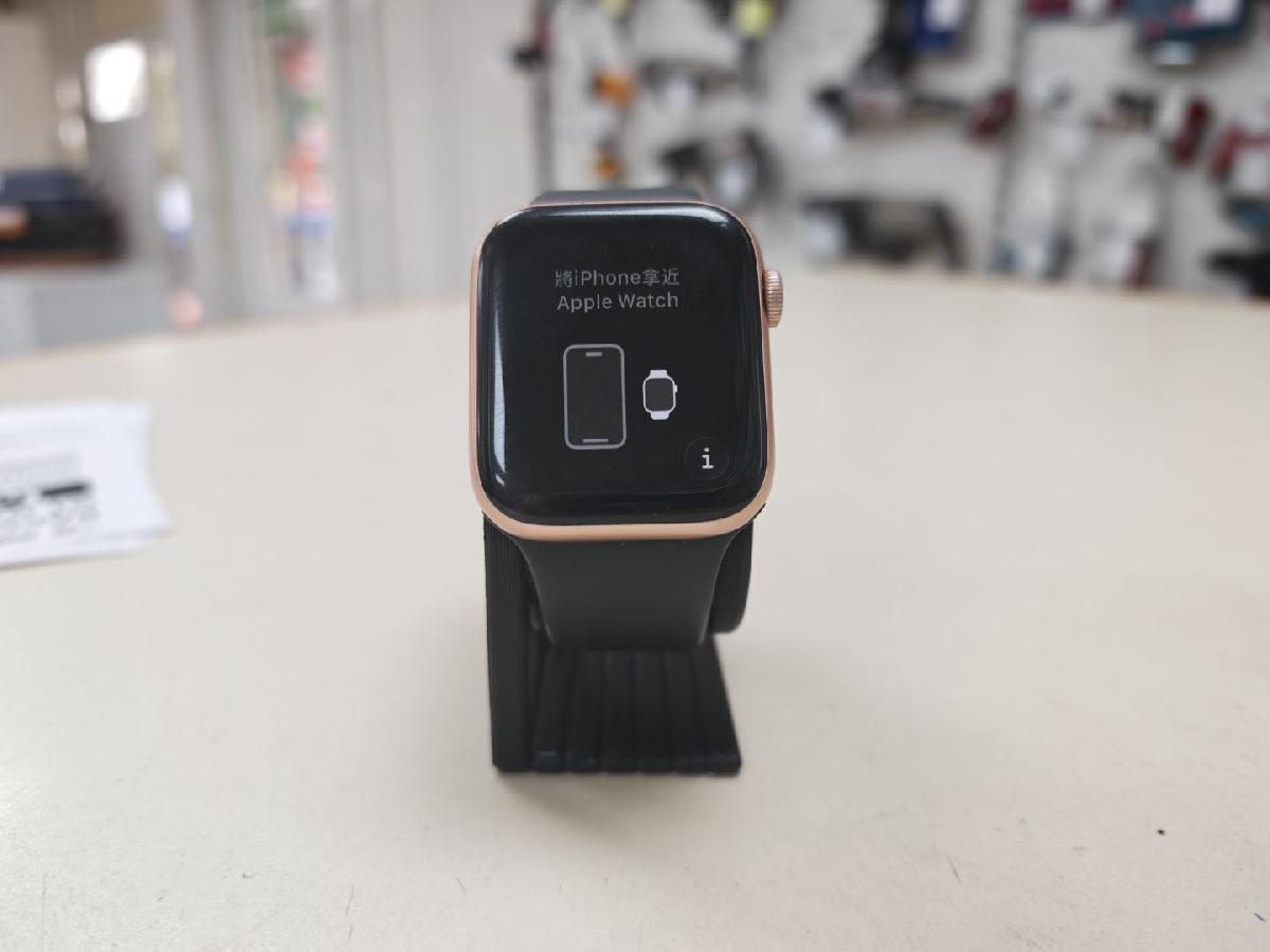 Смарт-часы Apple Watch Series 6 44 мм