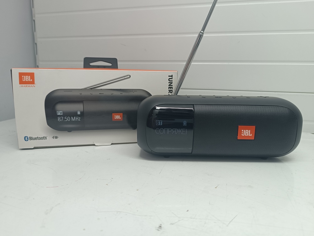 Портативная акустика JBL Tuner FM