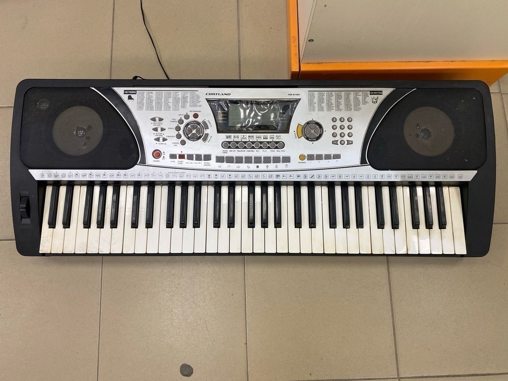 Синтезатор CORTLAND MS-6180