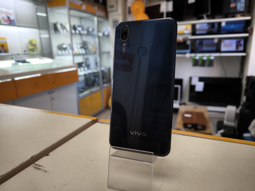 Смартфон Vivo Y11 3/32GB