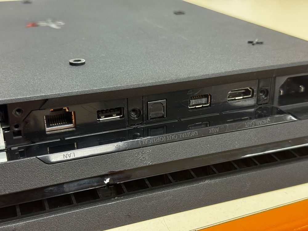 Игровая приставка PlayStation 4 Pro 1Tb