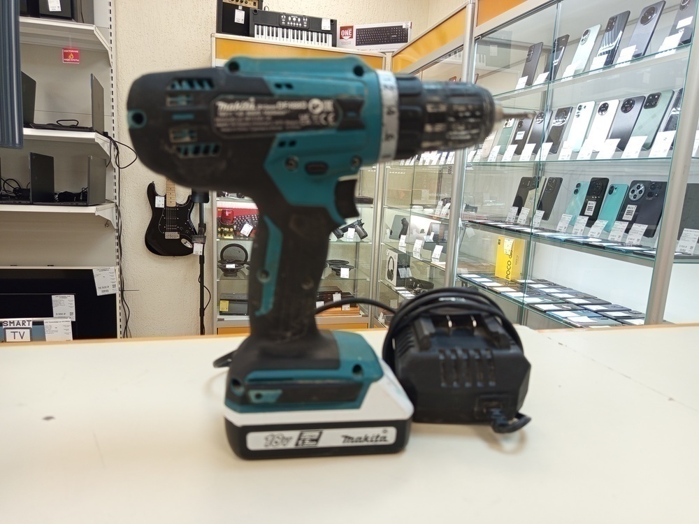 Шуруповерт Makita DF488D