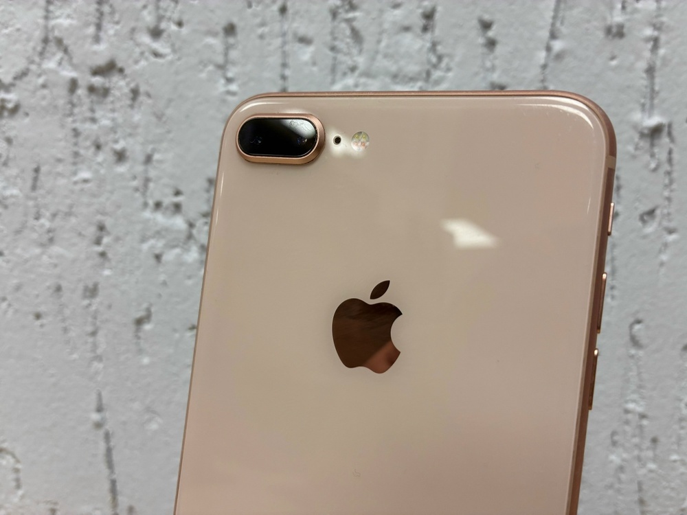 Смартфон Apple iPhone 8 Plus 64Gb