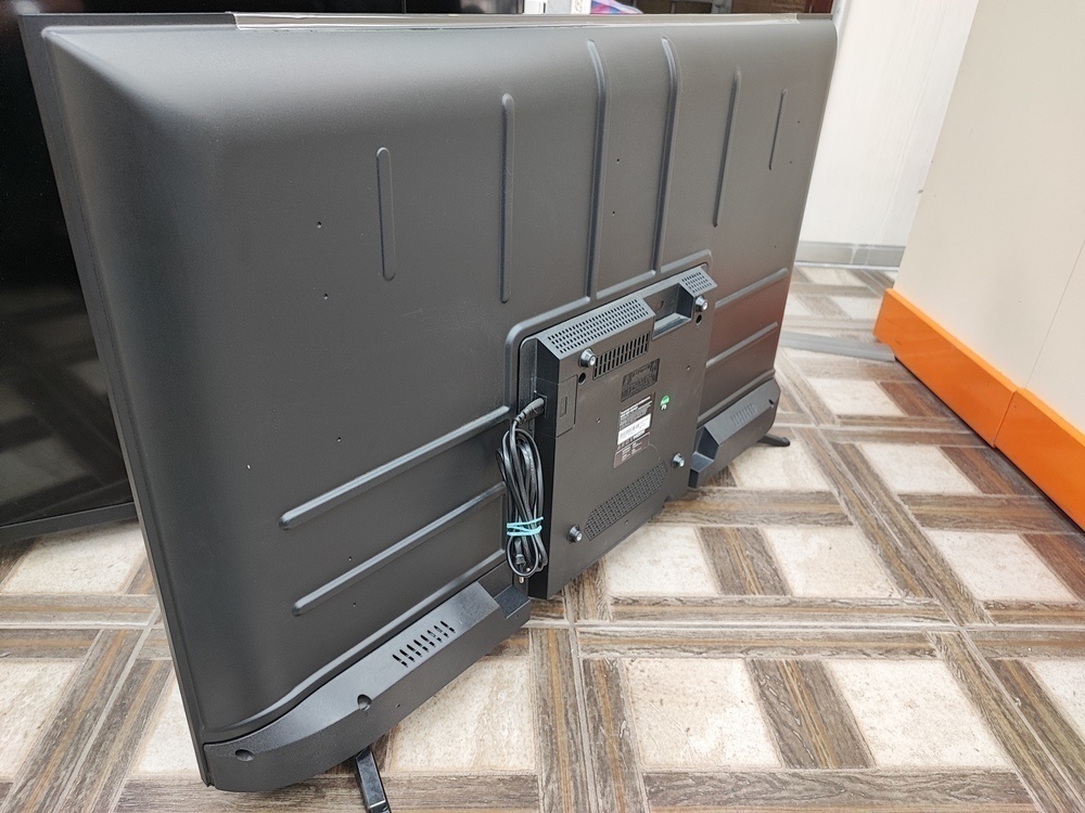 LED Телевизор SBER SDX-43U4124