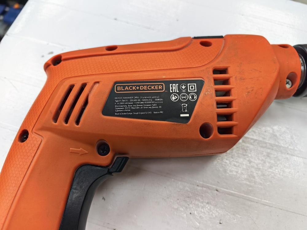 Дрель-ударная Black & Decker HD555