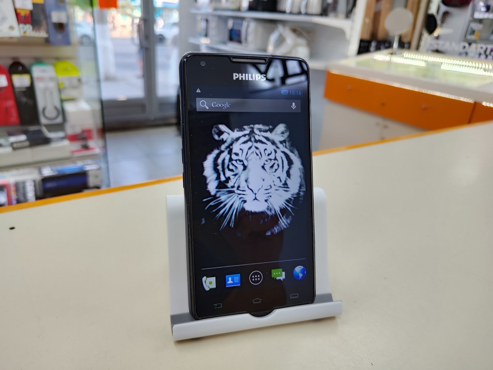 Смартфон Philips W6610
