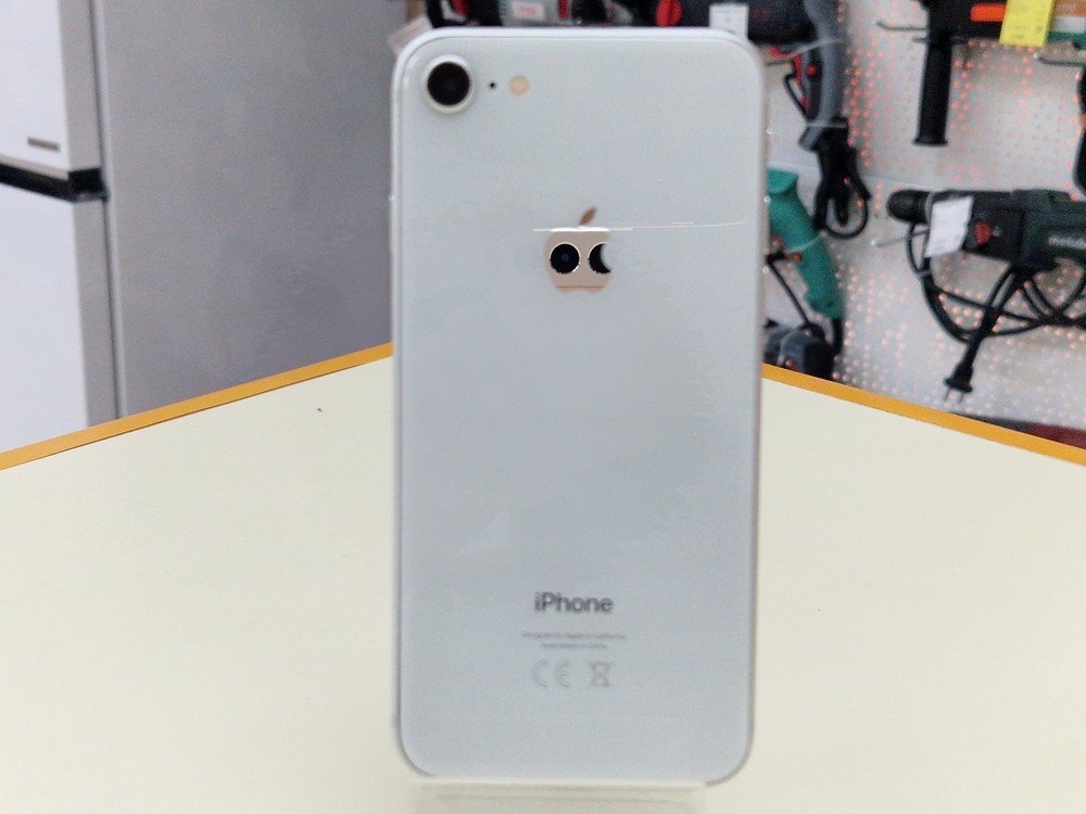 Смартфон Apple iPhone 8 128Gb