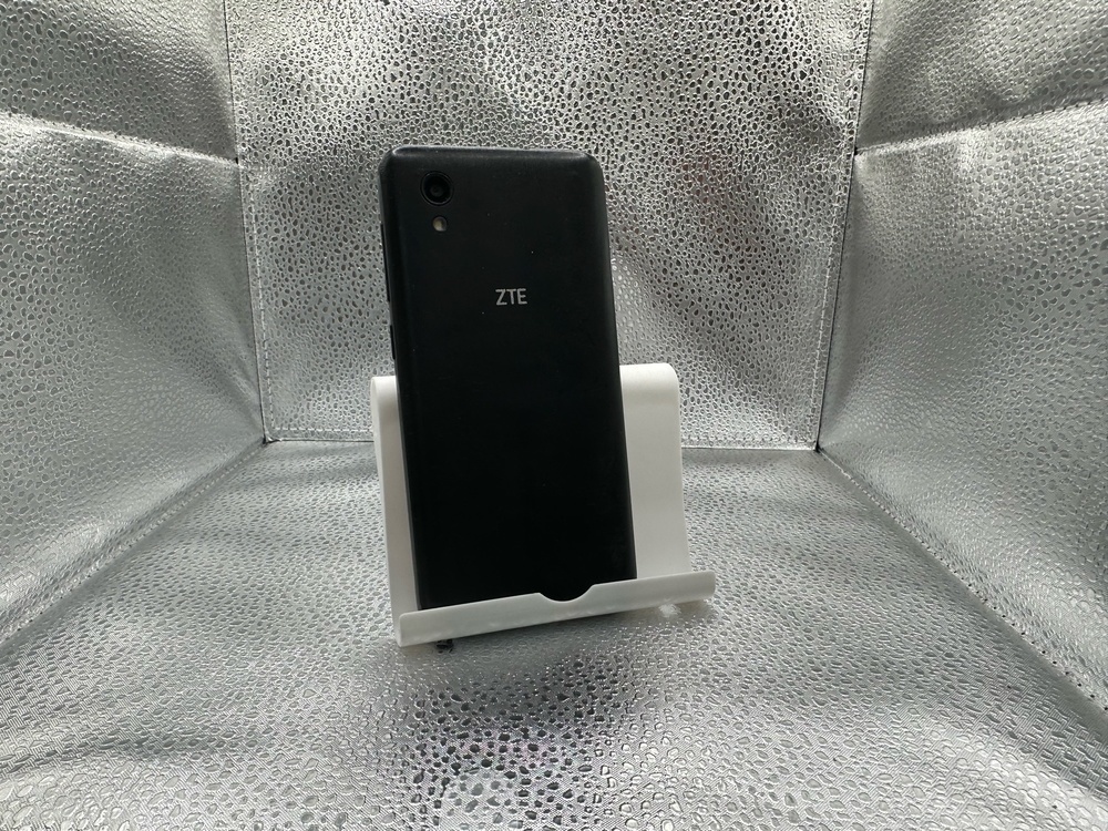 Смартфон ZTE Blade L8