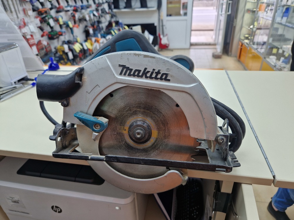 Дисковая пила Makita HS7600;