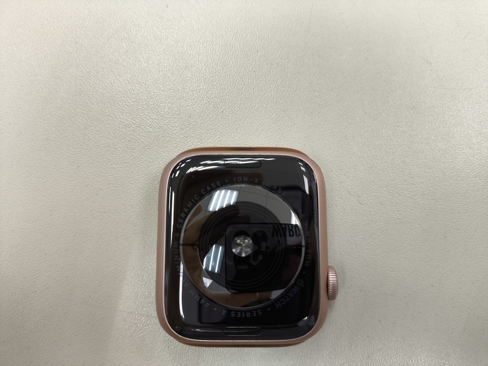 Смарт-часы Apple Watch Series 4 44 мм