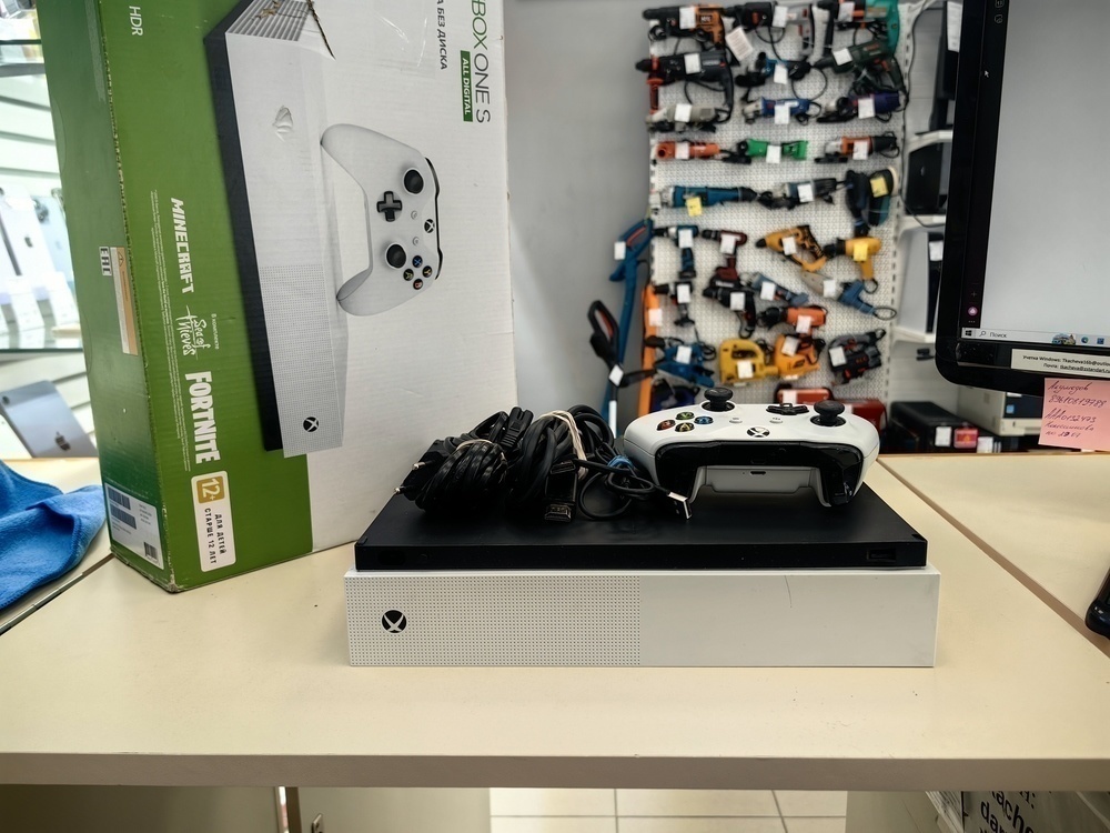 Игровая приставка Xbox One S 1TB
