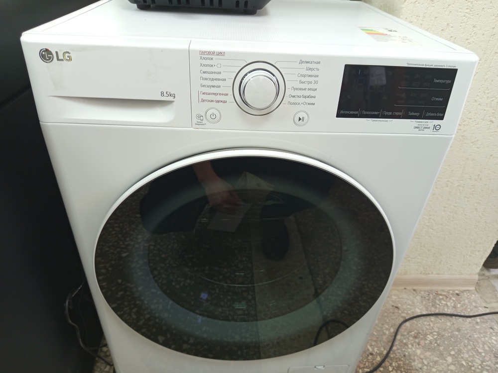 Стиральная машина LG F4V3ES0W