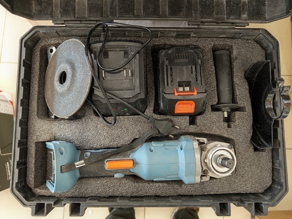 Угловая шлифмашина Электроприбор МШУ-125МКБ