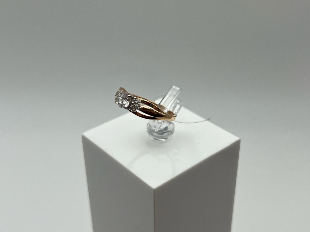 КОЛЬЦО С КАМНЯМИ (Au 585)