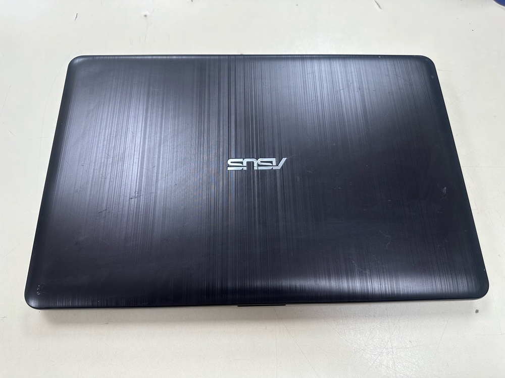 Ноутбук ASUS; Pentium N4200, HD Graphics, 4 Гб, Нет, 500 Гб