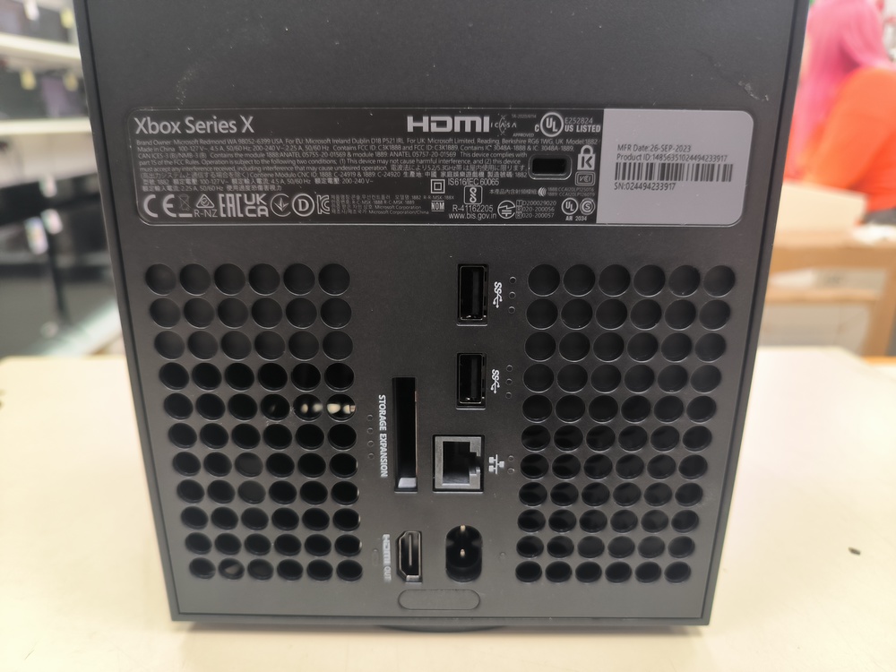 Игровая приставка Xbox Series X 1Tb