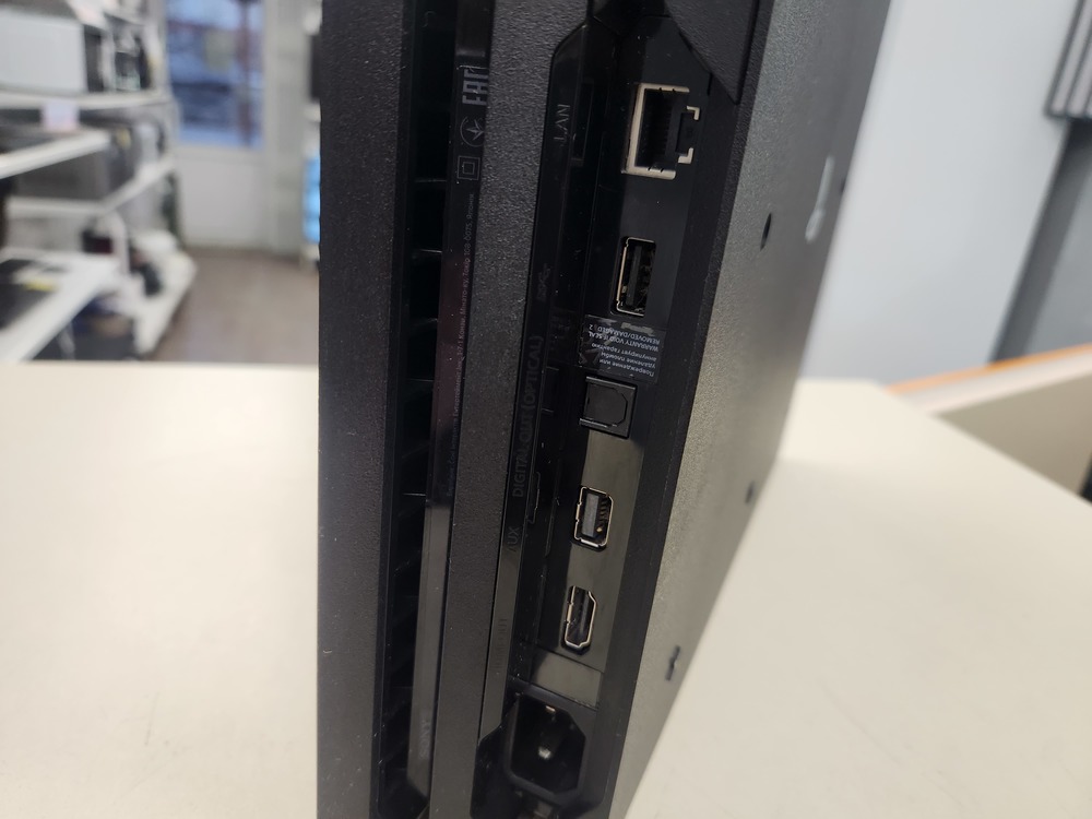 Игровая приставка PlayStation 4 Pro 1Tb Игровая приставка PlayStation 4 Pro 1Tb