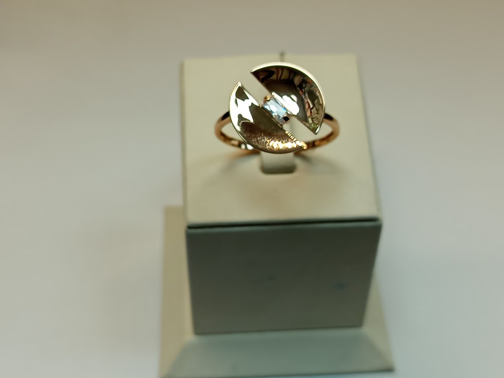 КОЛЬЦО С КАМНЯМИ (Au 585)