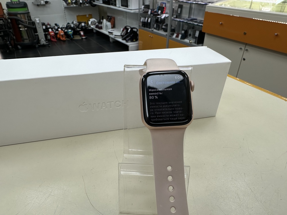 Смарт-часы Apple Watch Series 5 40 мм