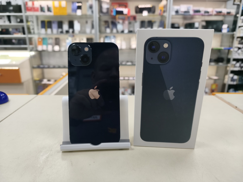 Смартфон Apple iPhone 13 128Gb