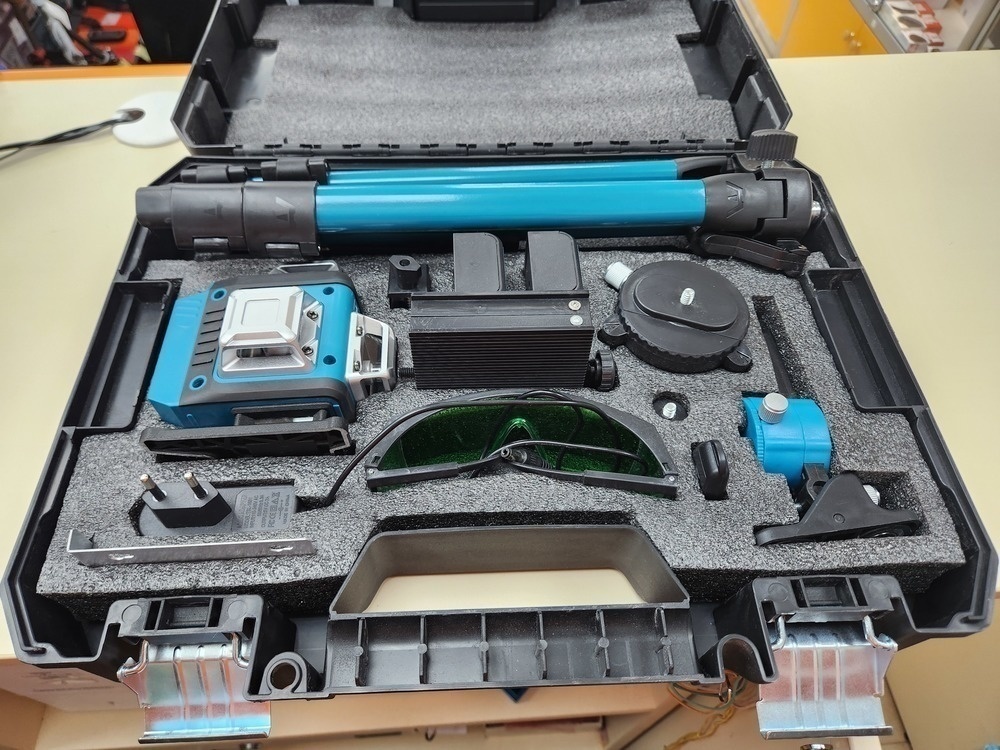 Нивелир Makita 4d laser level