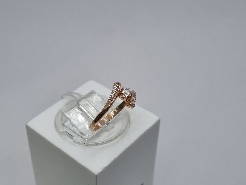 КОЛЬЦО С КАМНЯМИ (Au 585)