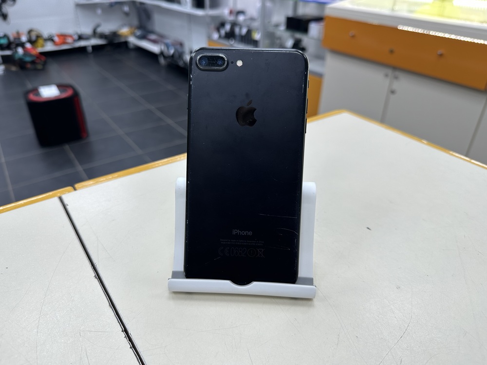 Смартфон Apple iPhone 7 Plus 32Gb