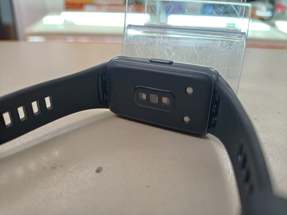 Фитнес-браслет Huawei Band 6