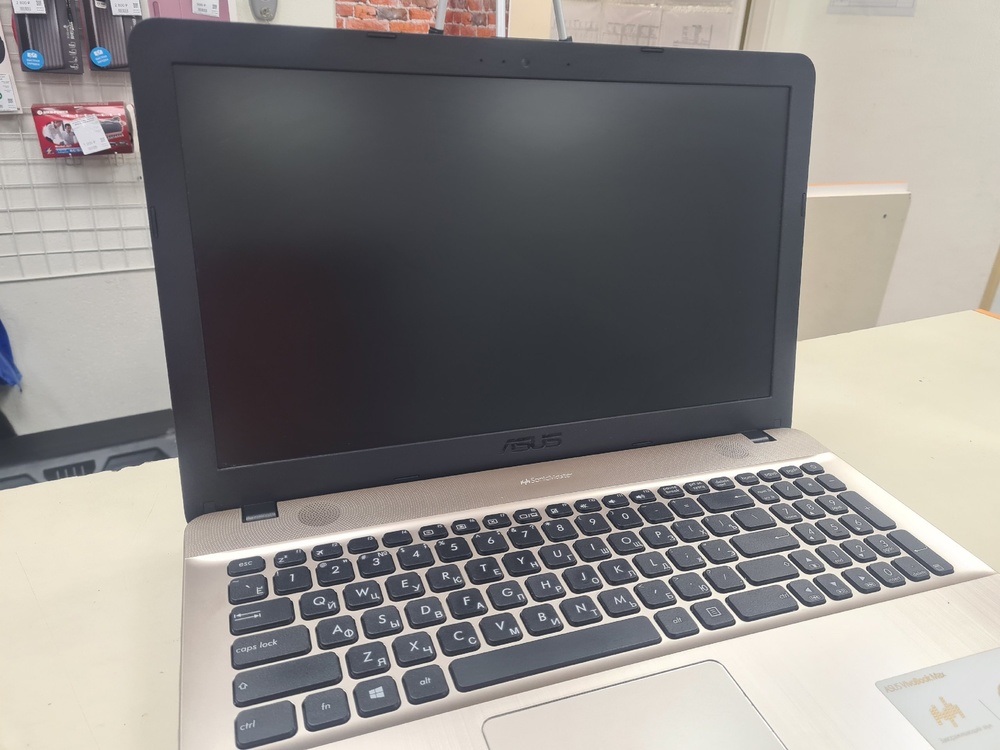 Ноутбук ASUS; Pentium N4200, Intel UHD Graphics, 4 Гб, Нет, 500 Гб