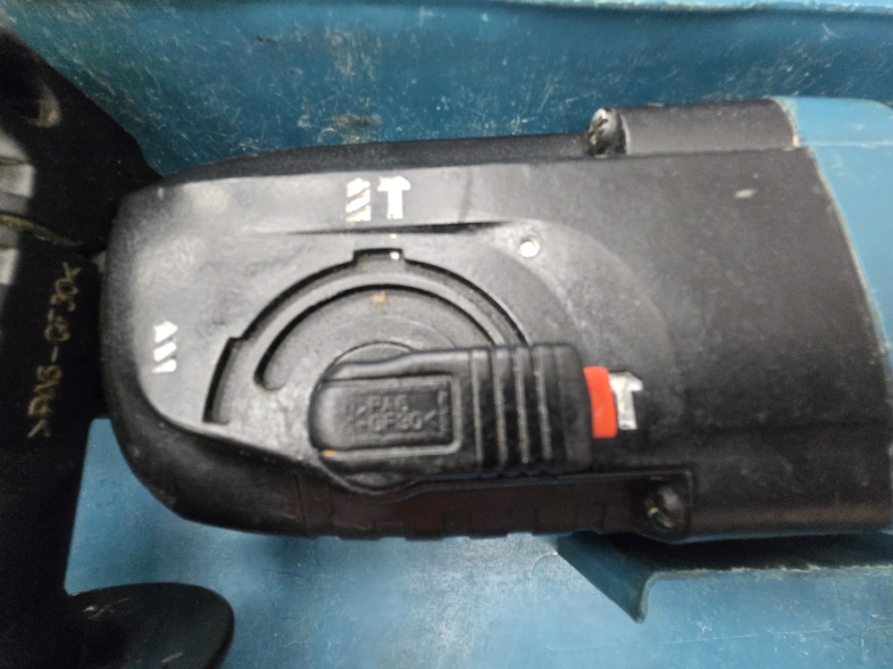 Перфоратор Makita HR2450FT