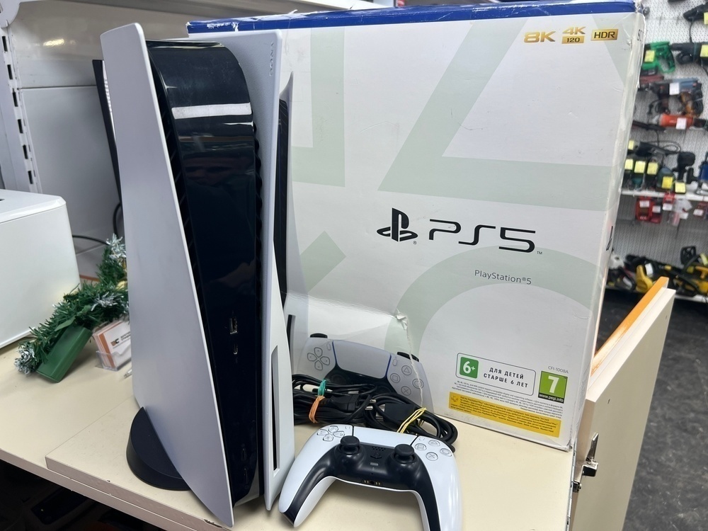 Игровая приставка PlayStation 5 825Gb (С дисководом)