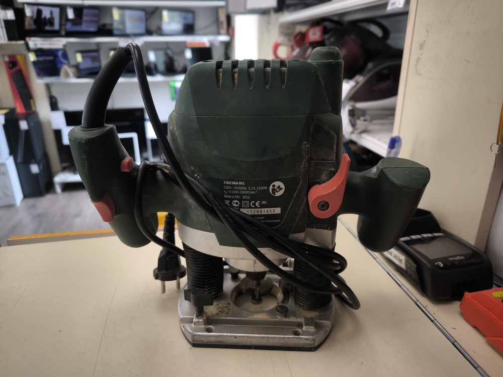 Фрезер Bosch POF 1200AE