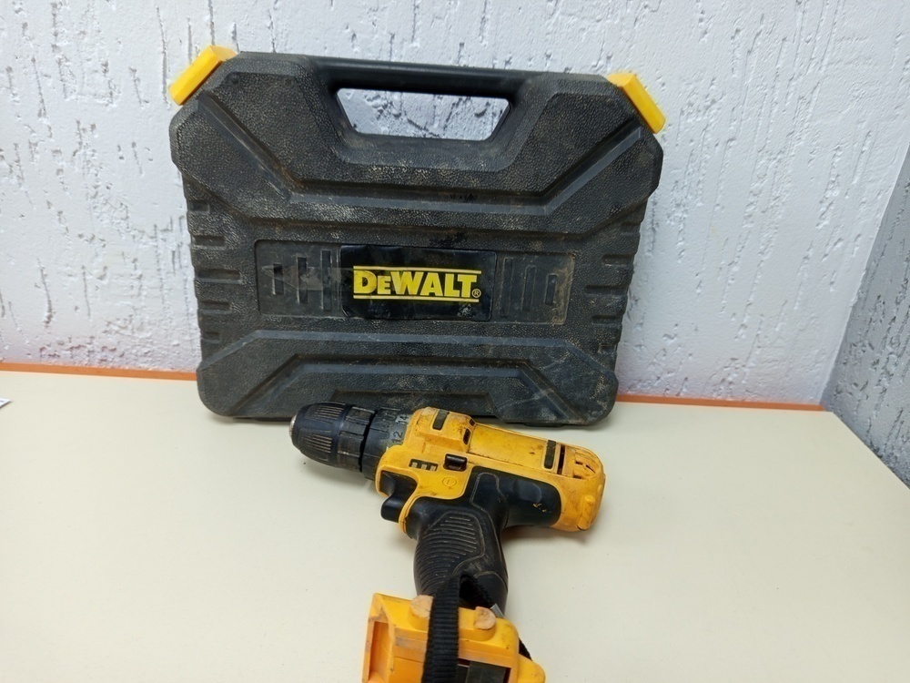 Шуруповерт Dewalt DCD700 36V