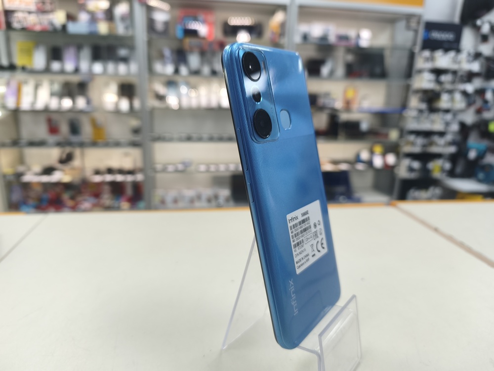 Смартфон Infinix HOT 20i 4/128