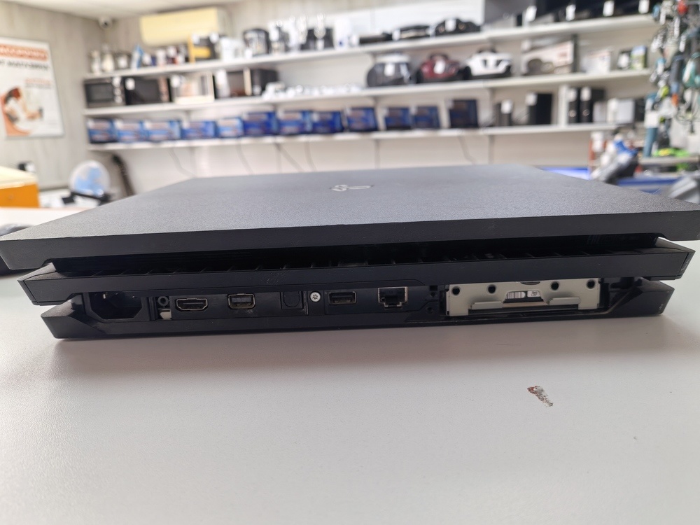Игровая приставка PlayStation 4 Pro 1Tb