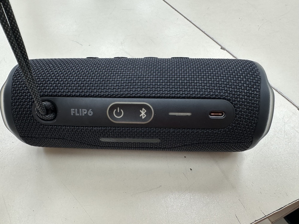 Портативная акустика JBL Flip 6;