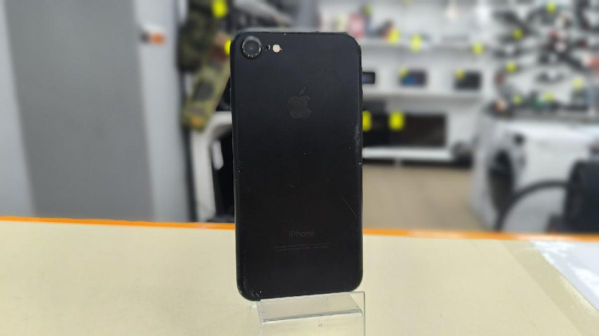 Смартфон Apple iPhone 7 32Gb