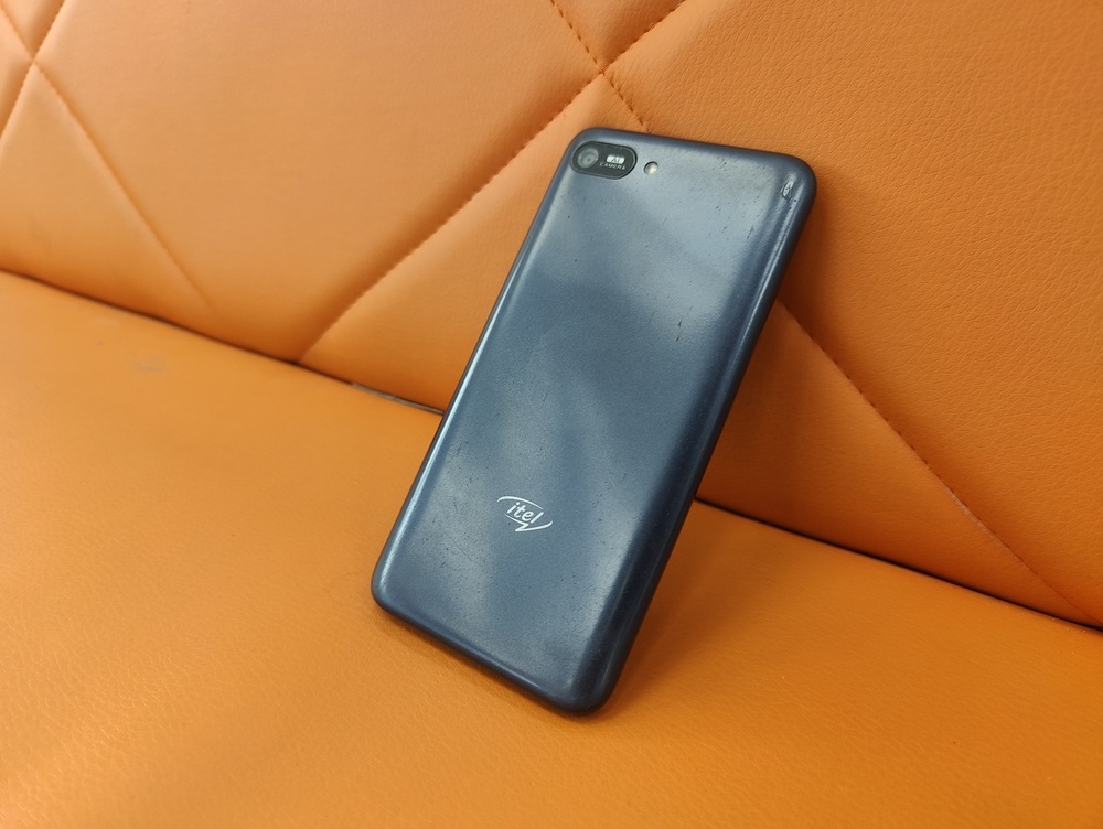 Смартфон Itel A25