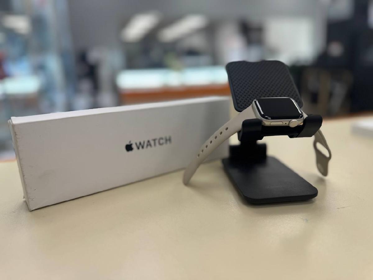 Смарт-часы Apple Watch SE 2022 40mm