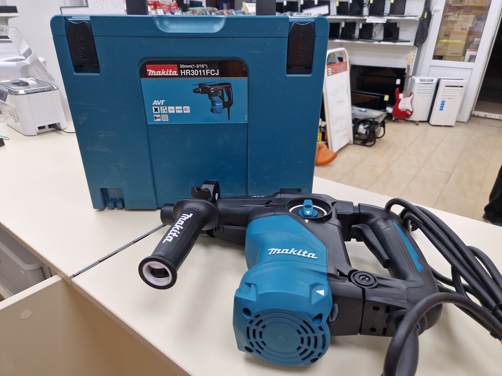 Перфоратор Makita HR3011FCJ