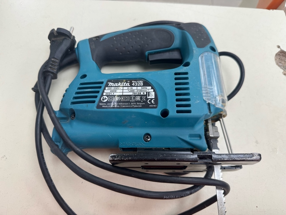 Лобзик Makita 4328