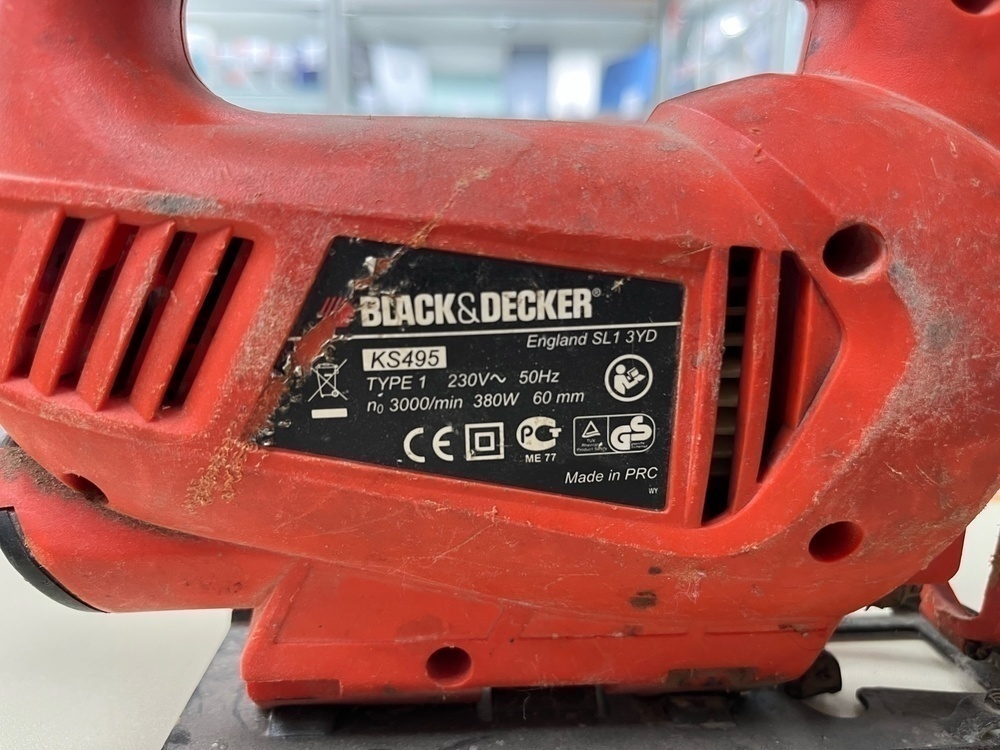 Лобзик Black & Decker KS495