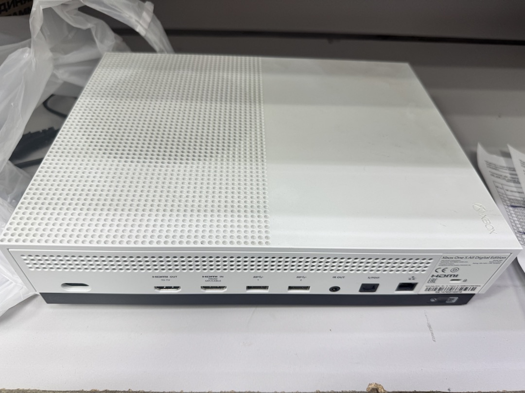 Игровая приставка Xbox One S Digital Edition 1TB
