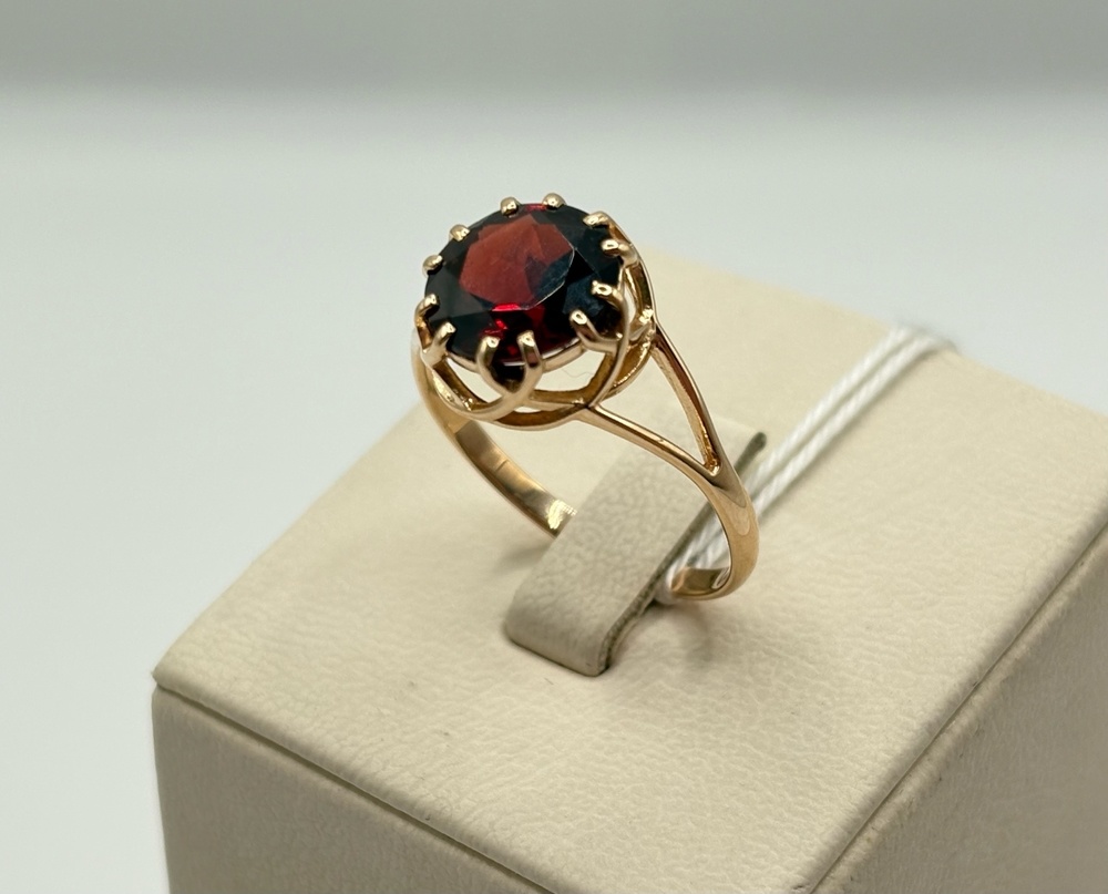 КОЛКМ585 КОЛЬЦО С КАМНЕМ (Au 585)