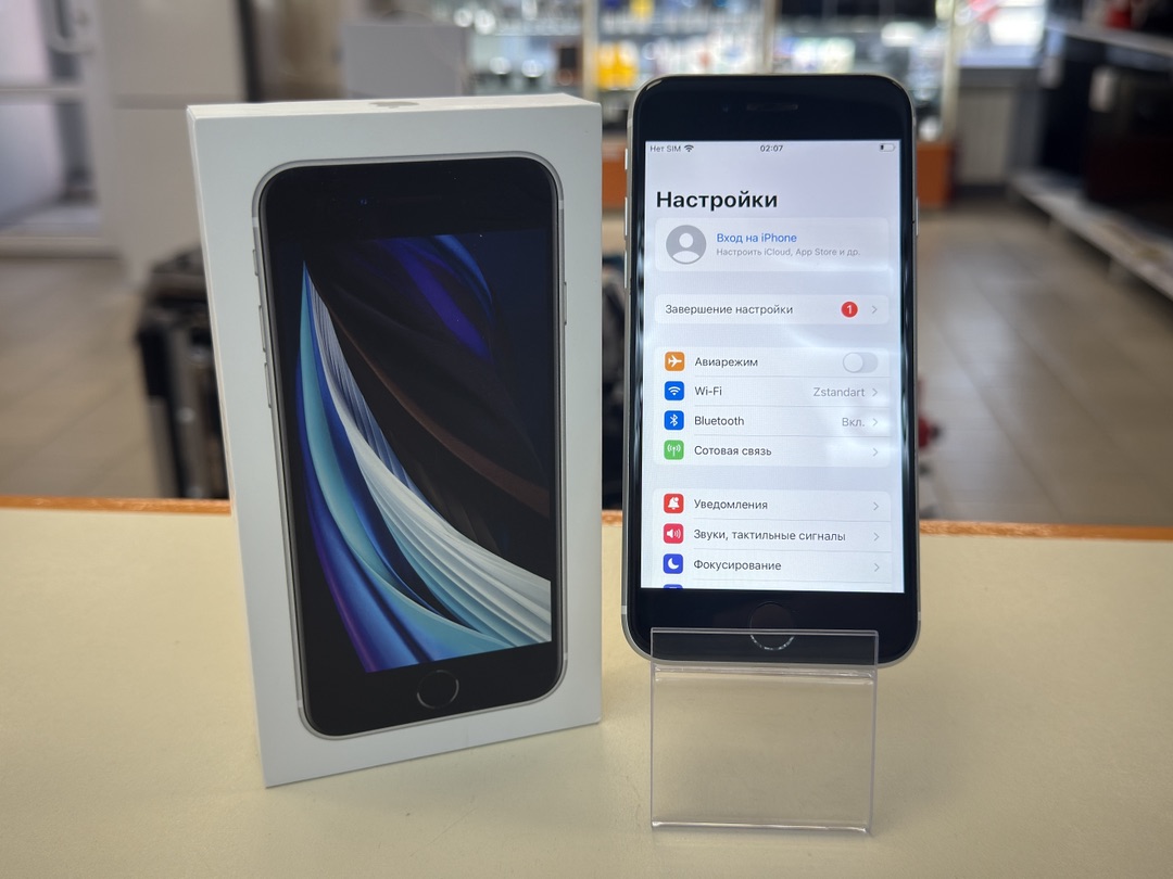Смартфон Apple iPhone SE 2020 128Gb