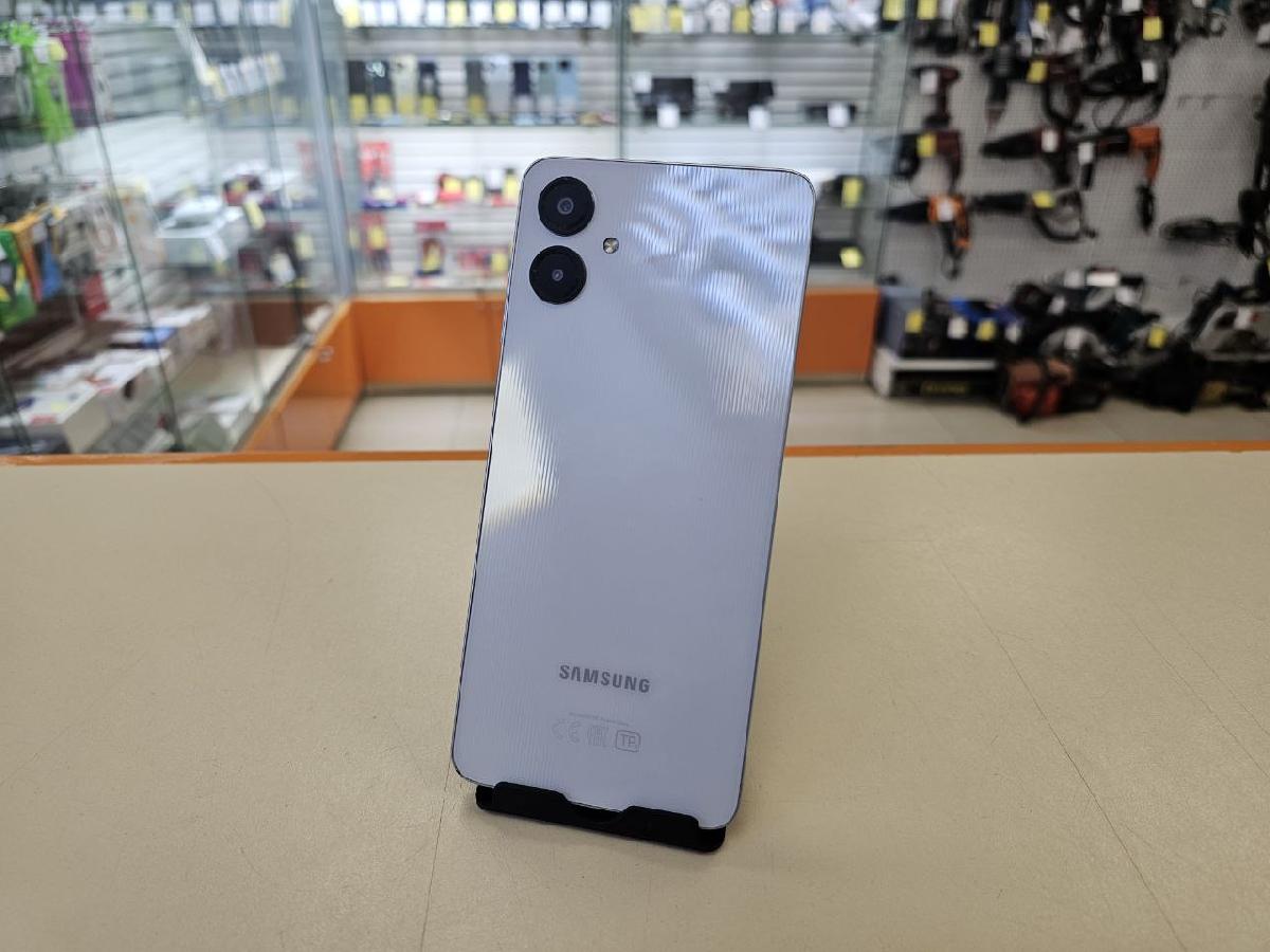Смартфон Samsung Galaxy A06 4/64