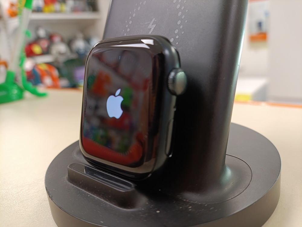 Смарт-часы Apple Watch Series 7 44mm