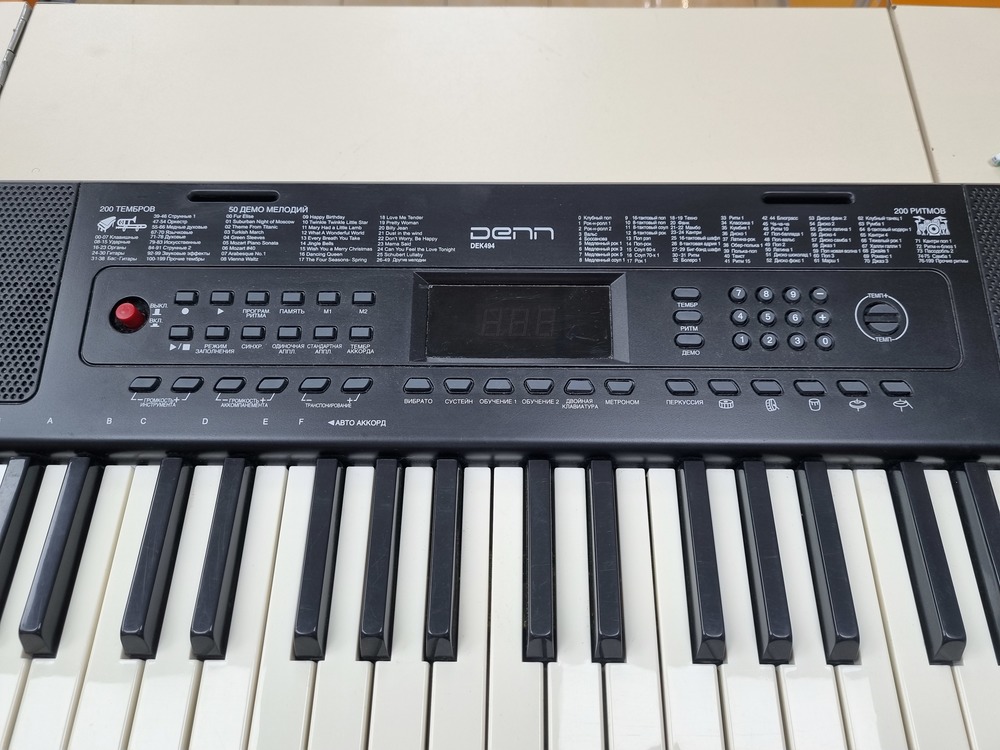Синтезатор DENN DEK494