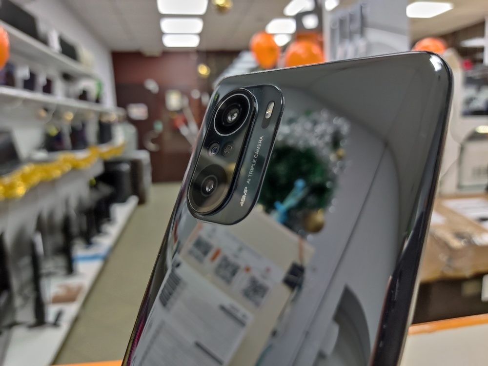 Смартфон Xiaomi Poco F3 6/128