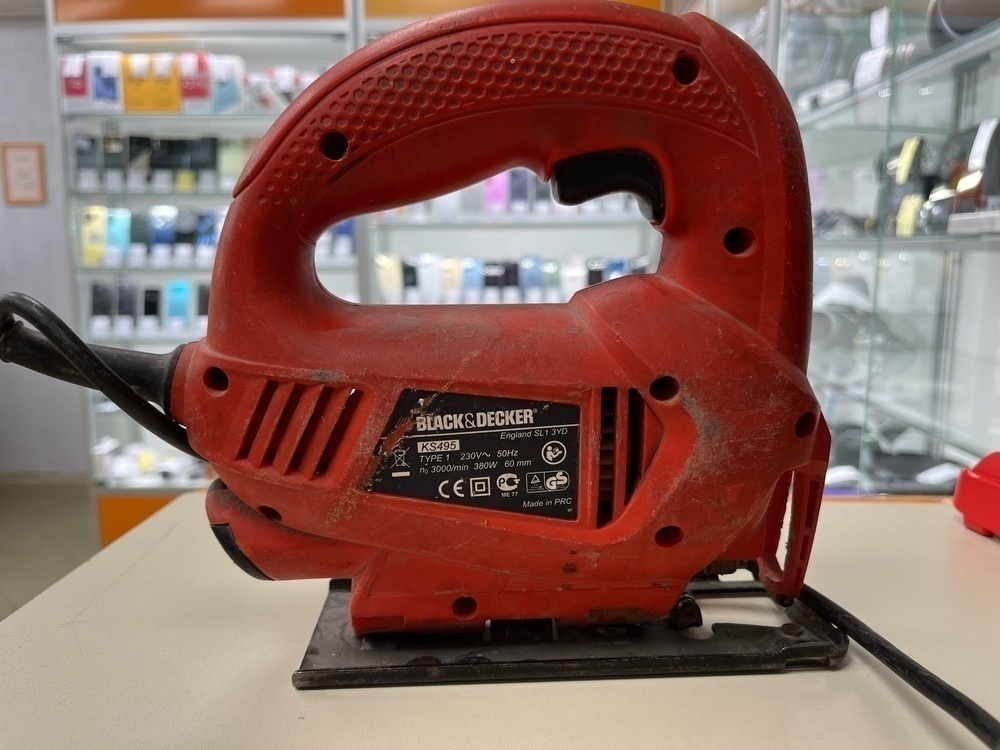 Лобзик Black & Decker KS495
